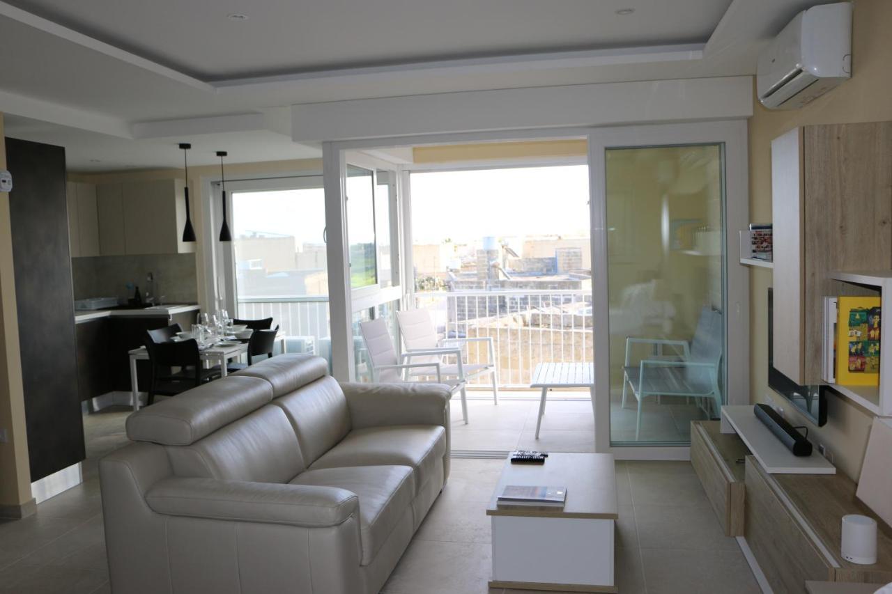 Wileg 4A Luxury Studio Apartment With Shared Swimming Pool. คาลา ภายนอก รูปภาพ